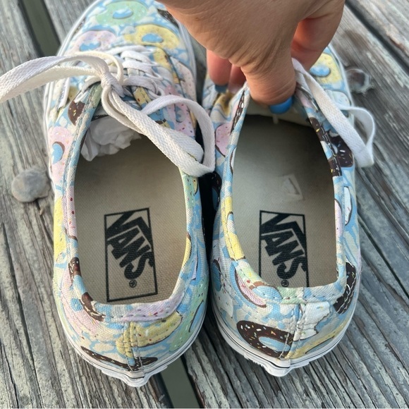 RARE VANS Authentic Donuts Munchies Sprinkles Shoes Sz 5 Men's  6.5Women's - Picture 3 of 6